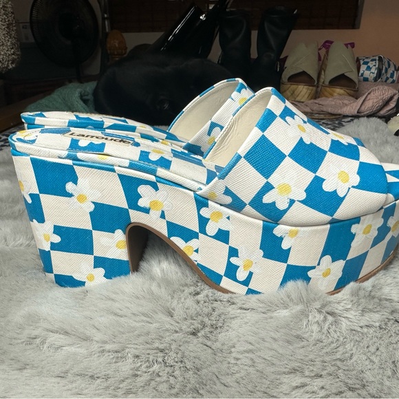 Larroude BlueWhite Checkered Daisy Miso SuperChunky Platforms NWOT Size 8.5 - Picture 6 of 16